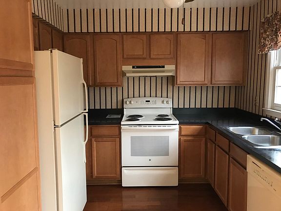 Kitchen with Appliances