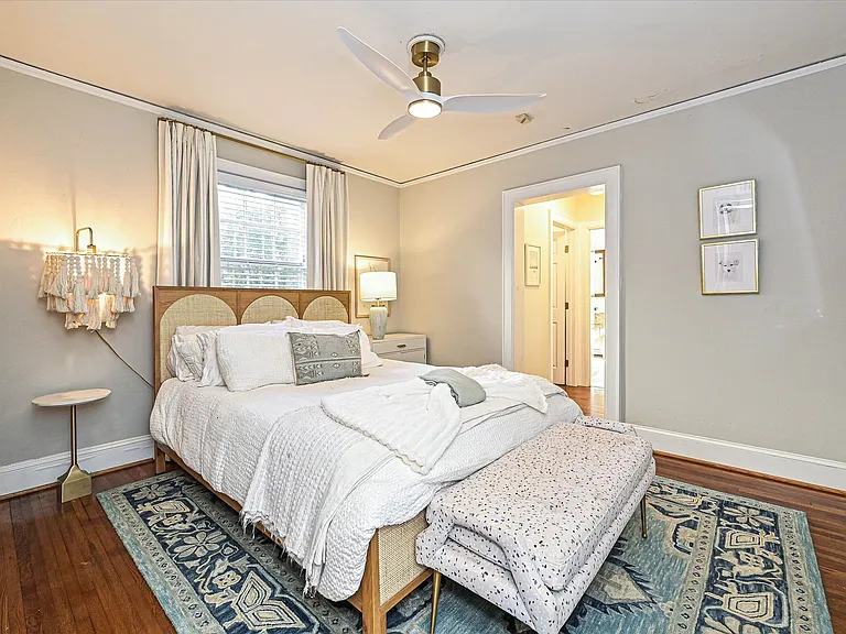 2331 Chesterfield Ave — Photo 2