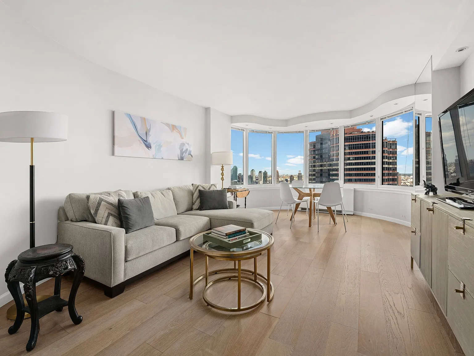 330 East 38th Street — Photo 1