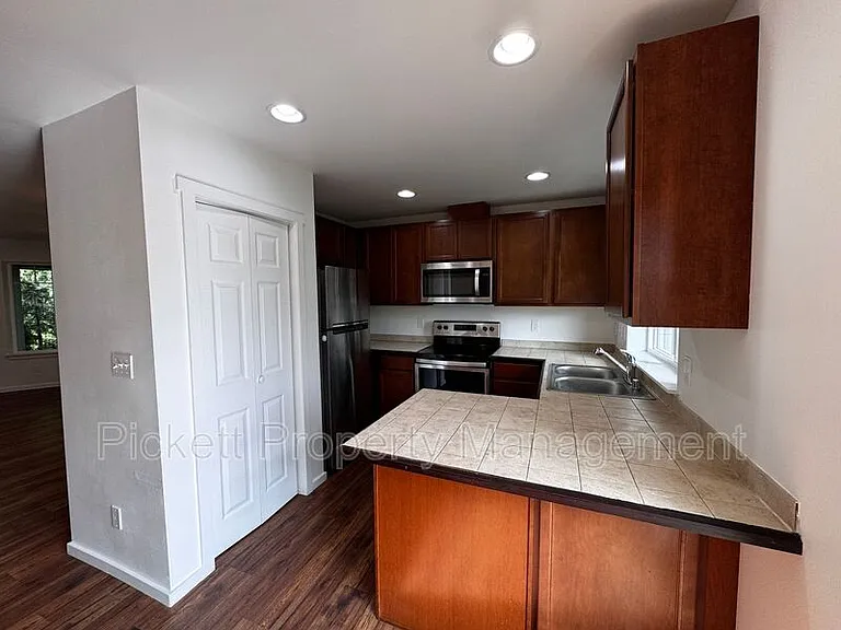 1220 Audrey Ave W — Photo 10