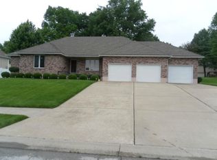 16500 E Debra St, Independence, MO 64055