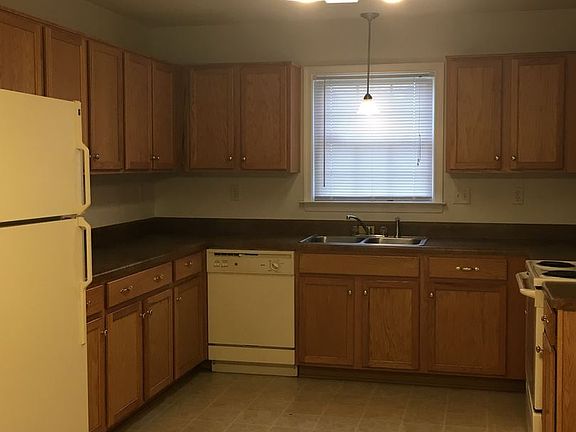 4th image of 2909 Sandy Grove Ct