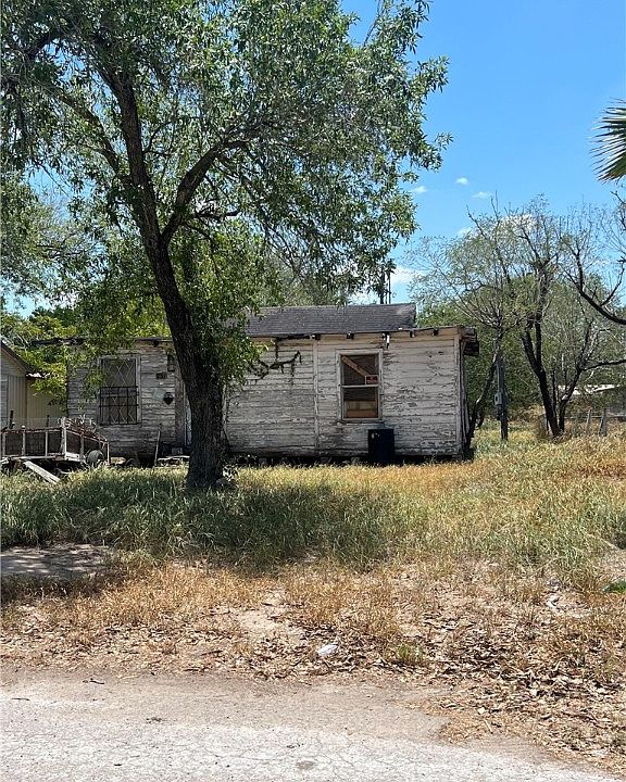 2nd image of 231 SW 8th St