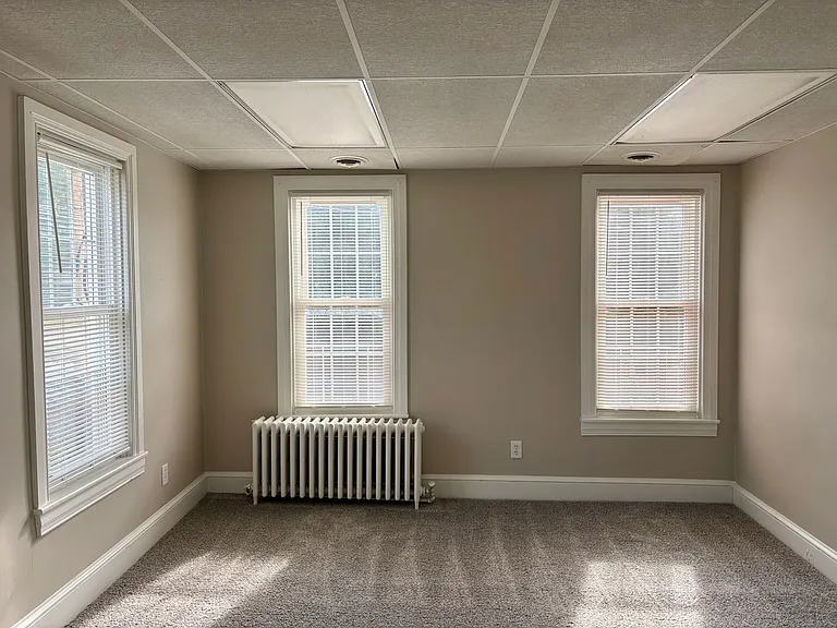 1301 S Queen St — Photo 7
