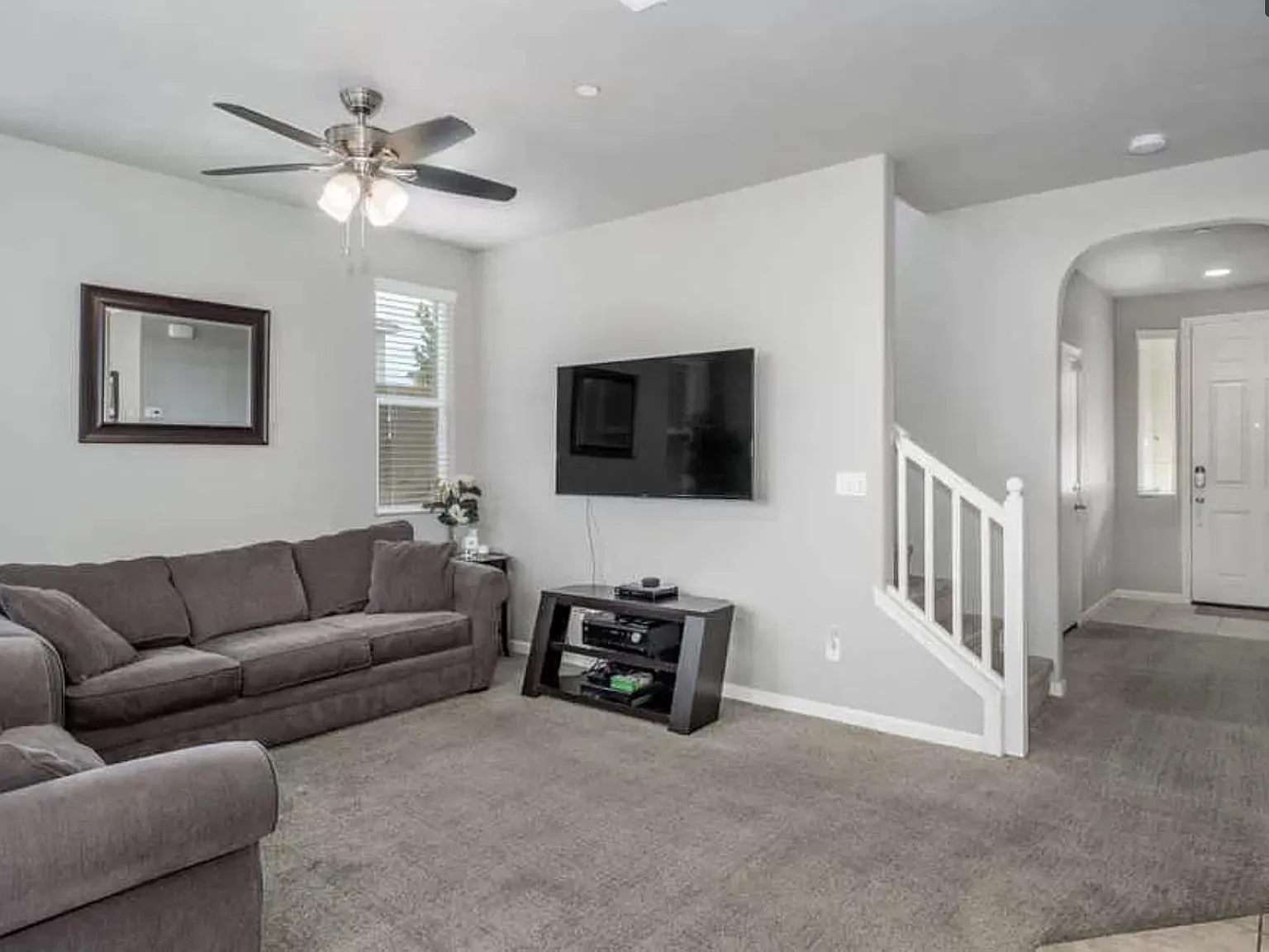 3 bed, 2.5 bath, 1413 sqft, $2,300 — Photo 3