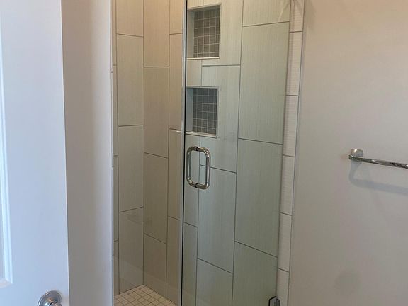 5th image of 600 S Main St Unit 601