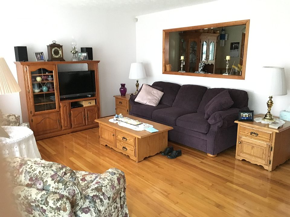 1st image of 2209 S Woodbridge Dr