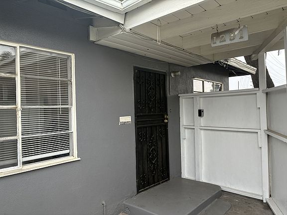 4th image of 1291 N Sierra Way #1291