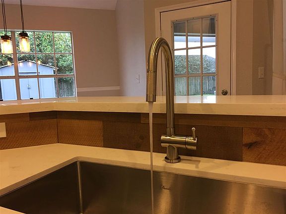4th image of 7815 Blue Bonnet Ln