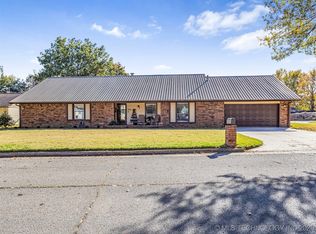 336 SE 16th St, Pryor, OK 74361
