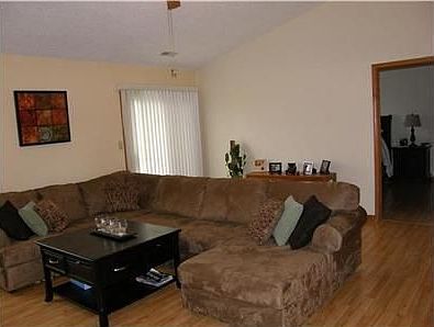 4th image of 814 Millbrook Dr