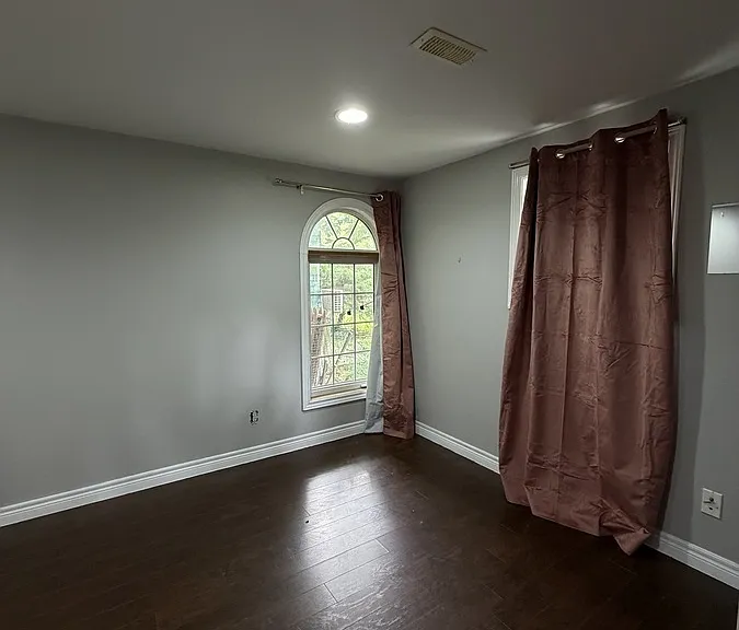 471 Randolph Ave — Photo 8