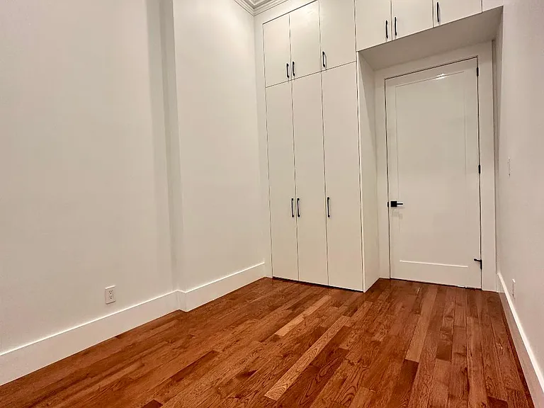 219 Franklin St #1 — Photo 10