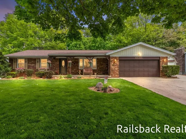 6584 Wahlfield Ave NW, Comstock Park, MI 49321