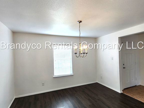 3rd image of 411 Taurus Dr