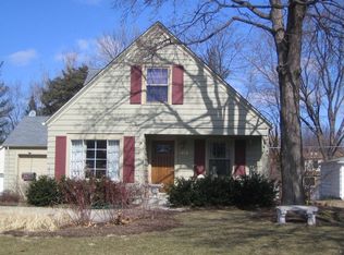 1923 E Illinois St, Wheaton, IL 60187