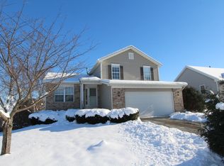 404 Brook Linsee Ln, Poplar Grove, IL 61065