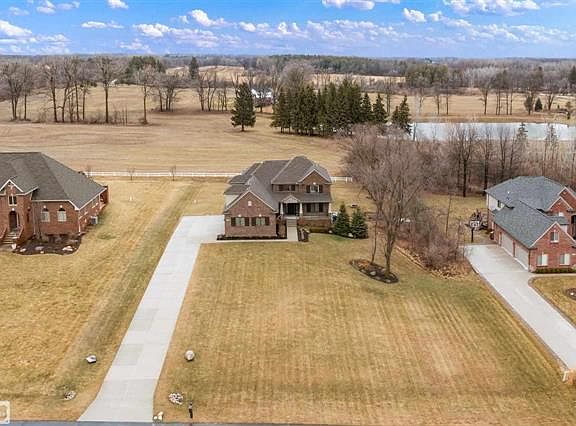 2nd image of 8217 Tamarack Ln