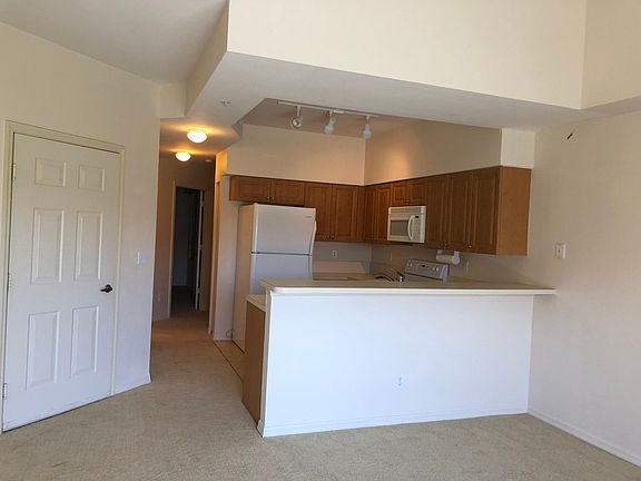 5th image of 4385 Cortina Cir APT 148