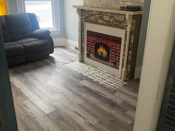 2nd image of 601 Ferry Ave