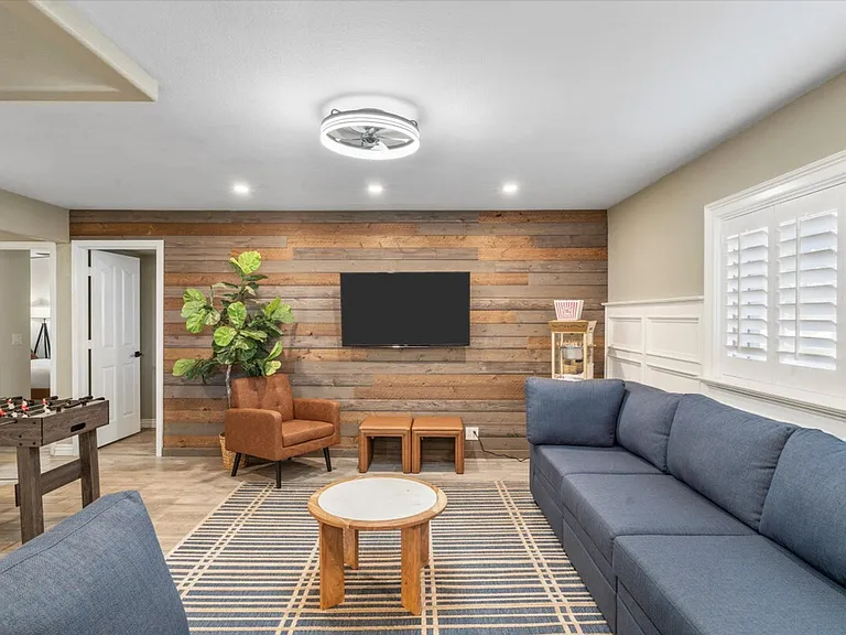 Building's Lounge