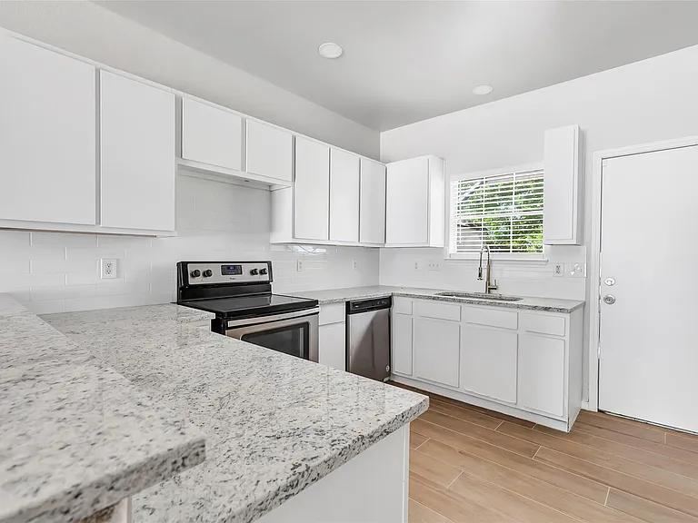 10445 Wicklowe St #1 — Photo 15
