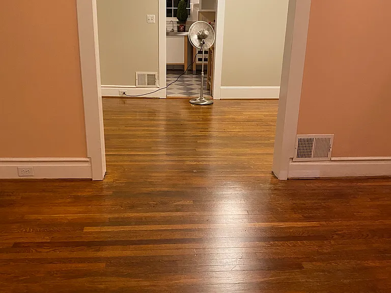 819 W Knox St — Photo 5