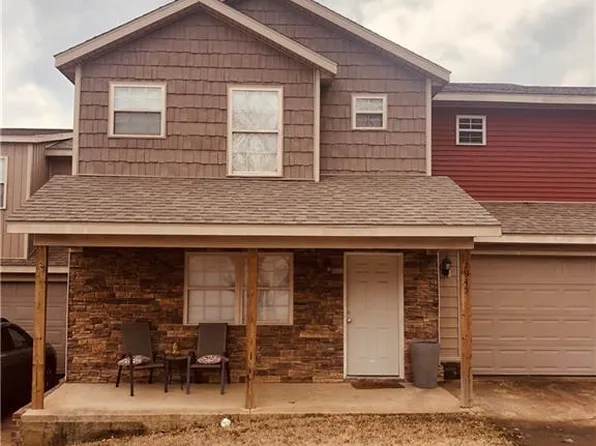 2933 W Scottswood Pl, Fayetteville, AR 72704