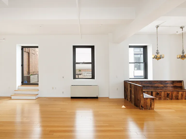 365 Bridge St #17A — Photo 1