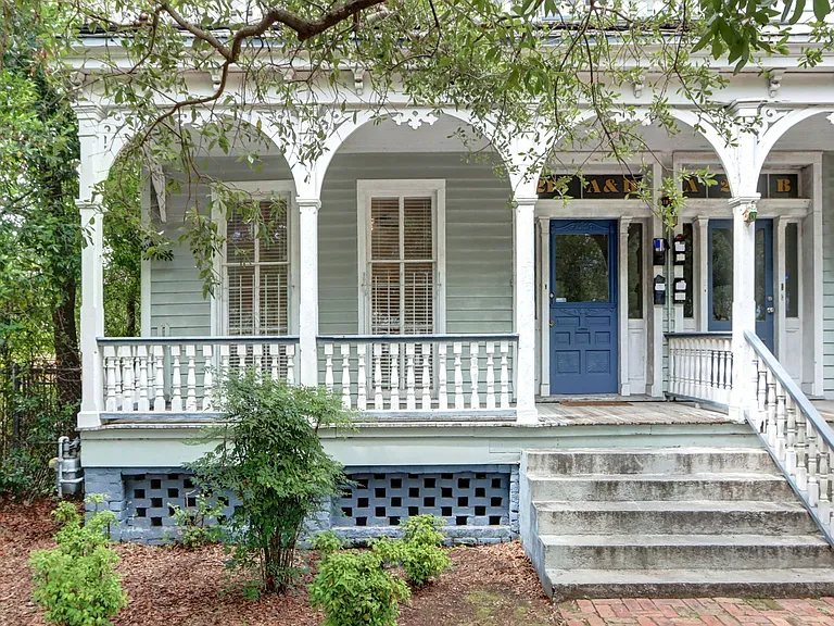 216 E Henry St #A — Photo 4