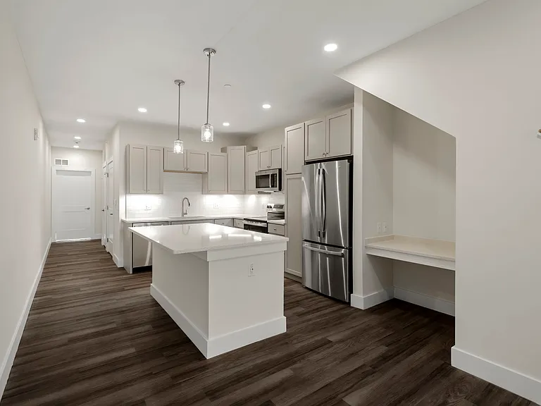The Pointe at Overlook — Photo 87