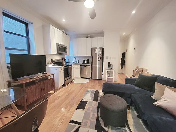 3rd image of 242 W 109th St APT 1C