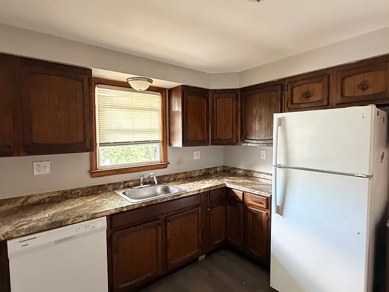 127 Warner St #2-0 — Photo 6