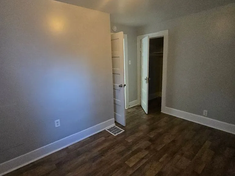 35 N Bradley Ave — Photo 10