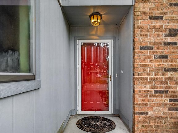 4th image of 3230 Brookgreen Dr