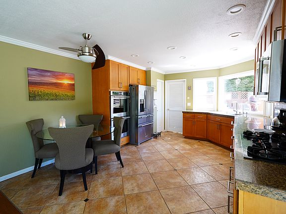 5th image of 1137 Estates Dr