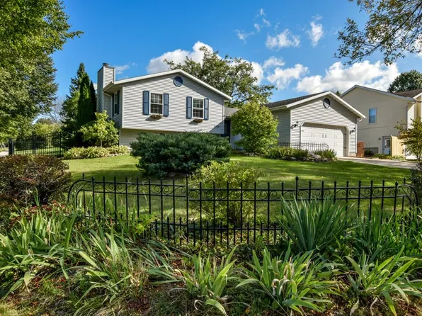5702 Bellows Cir, Madison, WI 53716