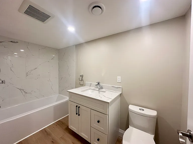 751 Hillcroft St #2 — Photo 10