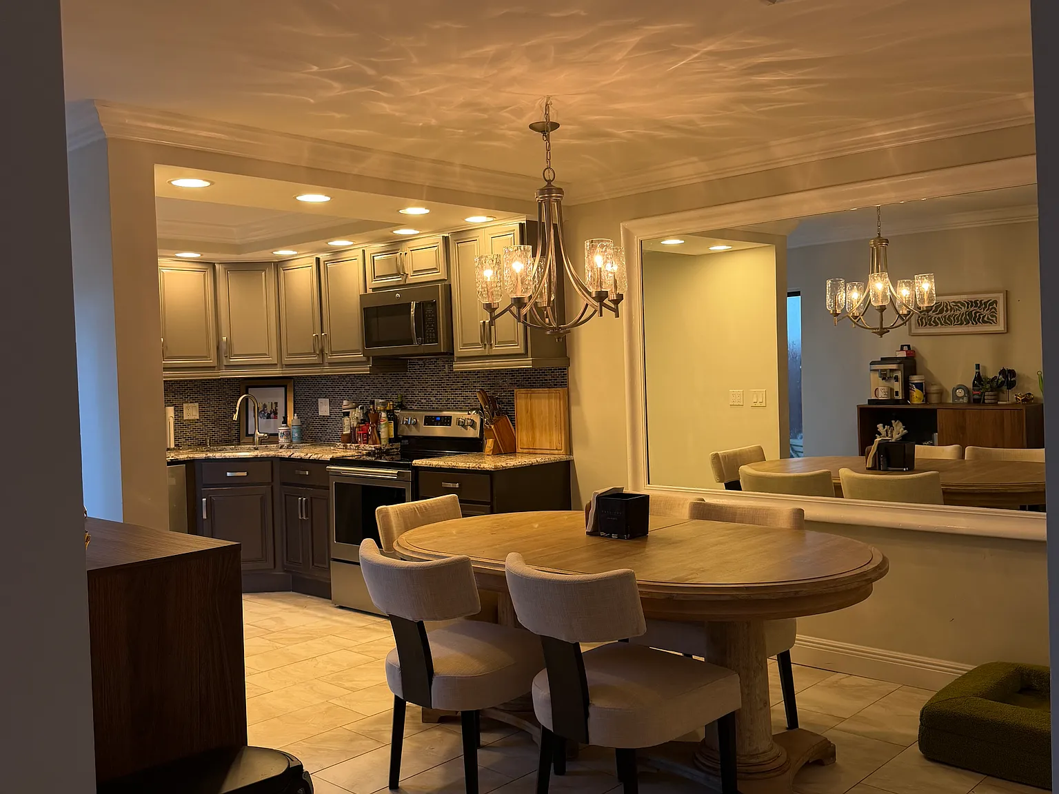 2 bed, 2.5 bath, 1470 sqft, $3,400 — Photo 2