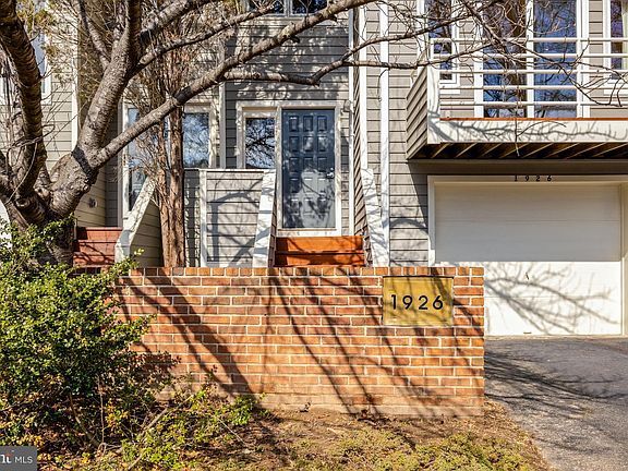 3rd image of 1926 Lakeport Way