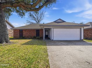 208 Sleepy Hollow Dr, Lafayette, LA 70506