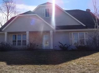 11025 W Arch Ct, Milwaukee, WI 53224