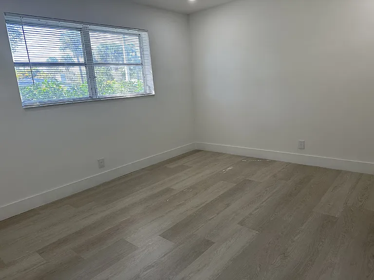 890 SW 28th St #1 — Photo 3