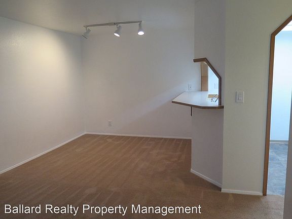 4th image of 12314 32nd Ave NE APT 103