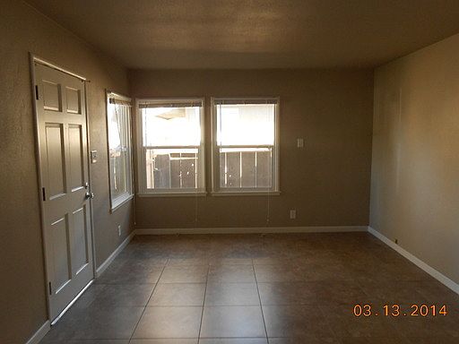 2nd image of 712 El Camino Ave