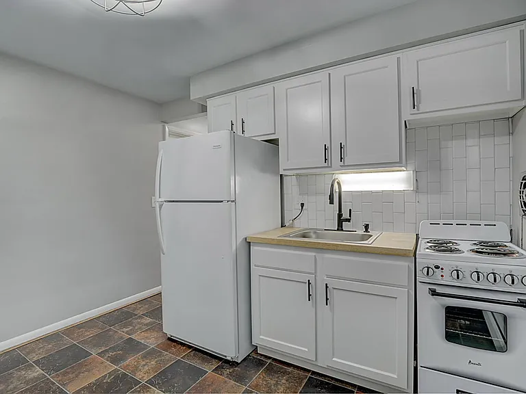 3552 Brotherton Rd #1 — Photo 7