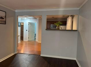 2720 Iowa Dr, Troy, MI 48083