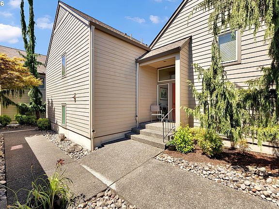 3rd image of 2606 SE Baypoint Dr #U21