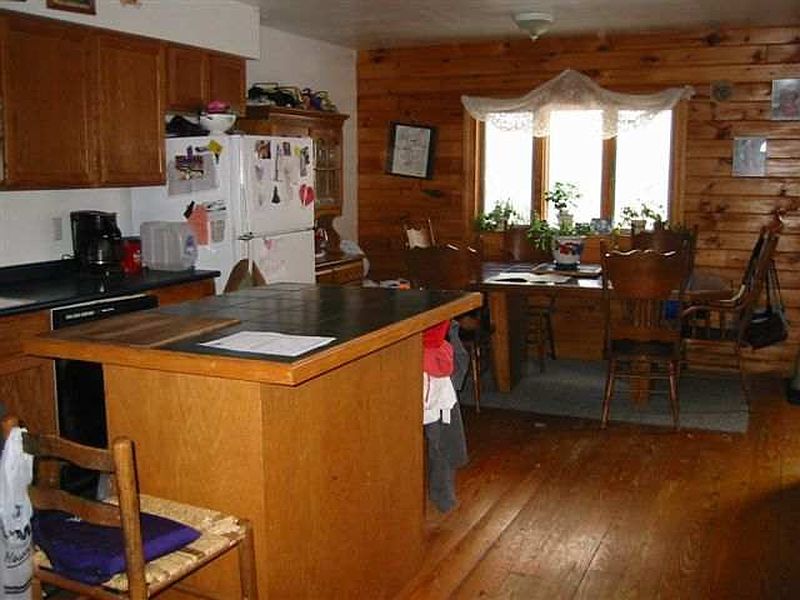 3rd image of 1164 CREEK Road