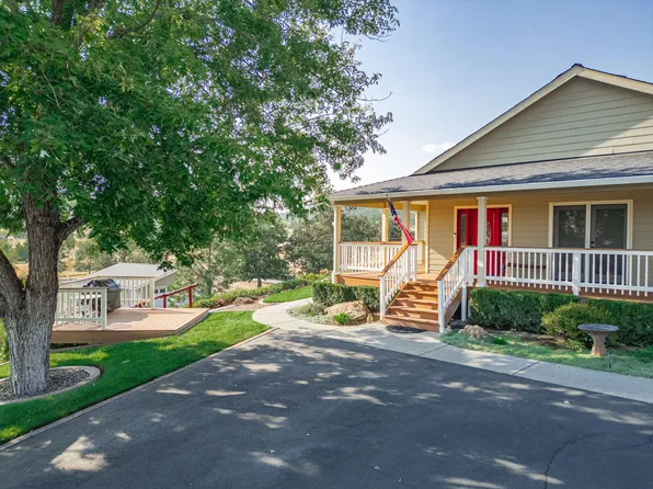 60 Wedgewood Dr, Eagle Pt, OR 97524